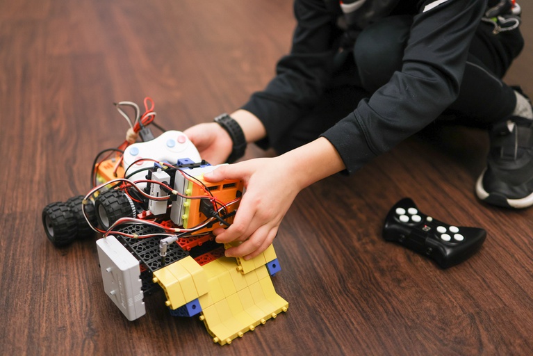 March- Break STEAM Robotics Camp Mar 11-15, 2024 (Half Day) (2024-03-11 - 2024-03-15)